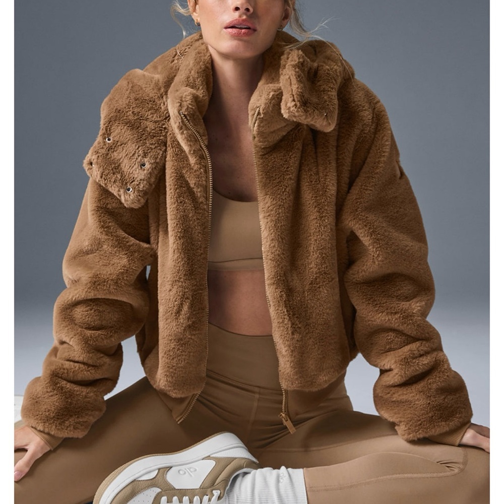 ALO yoga Foxy Faux Fur Jacket in Toasted Almond - Completely Sold Out - Size S